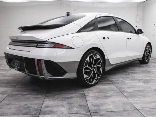 2023 Hyundai IONIQ 6 SEL