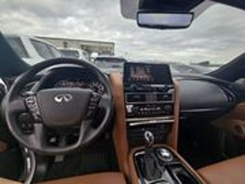 2024 INFINITI QX80 SENSORY