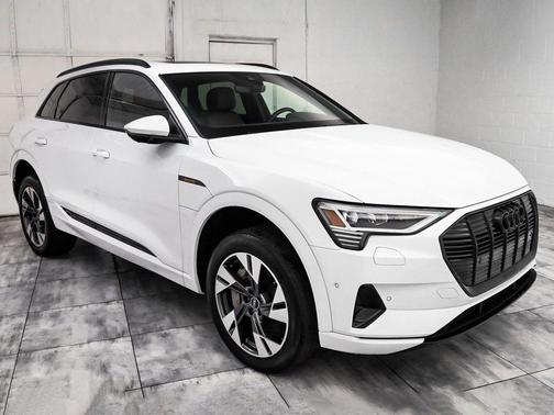 2022 Audi e-tron Premium