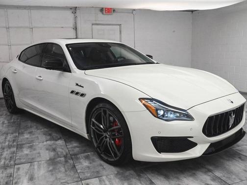 2022 Maserati Quattroporte Modena Q4
