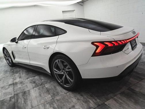 2022 Audi e-tron GT Premium Plus