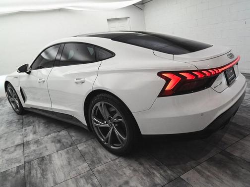 2022 Audi e-tron GT Premium Plus