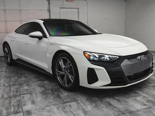 2022 Audi e-tron GT Premium Plus