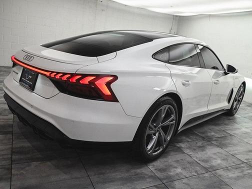 2022 Audi e-tron GT Premium Plus