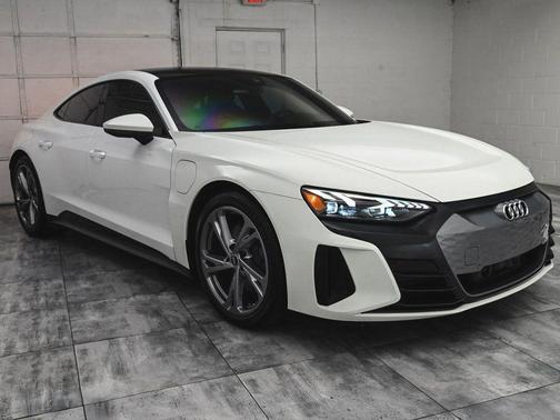 2022 Audi e-tron GT Premium Plus