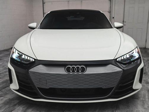 2022 Audi e-tron GT Premium Plus