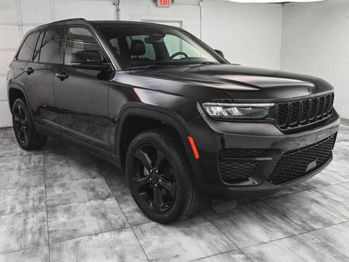 2022 Jeep Grand Cherokee Altitude