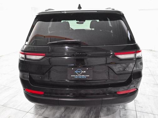 2022 Jeep Grand Cherokee Altitude