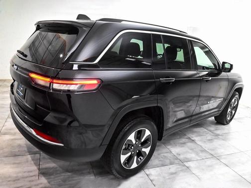 2023 Jeep Grand Cherokee 4xe Base