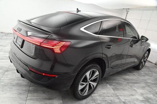 2024 Audi Q8 e-tron S line Premium