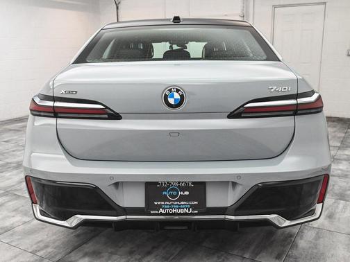 2024 BMW 740 i xDrive