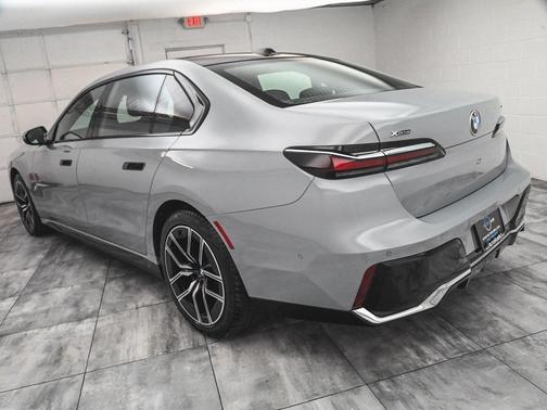 2024 BMW 740 i xDrive