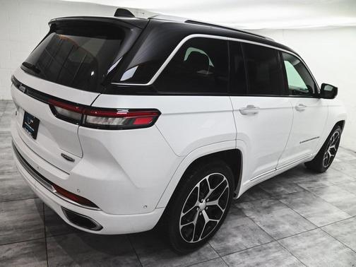 2022 Jeep Grand Cherokee 4xe Summit