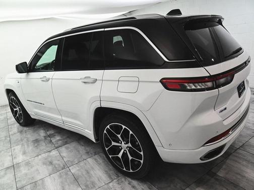 2022 Jeep Grand Cherokee 4xe Summit