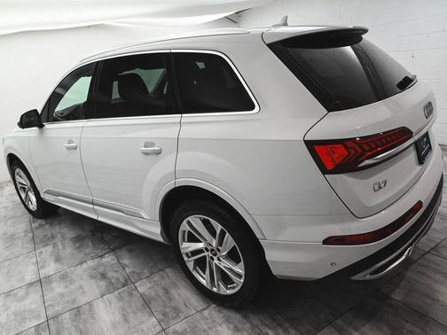 2024 Audi Q7 55 Premium Plus