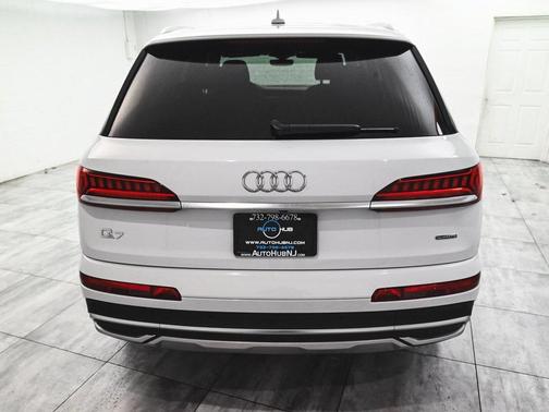 2024 Audi Q7 55 Premium Plus