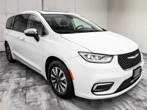 2023 Chrysler Pacifica Hybrid Limited