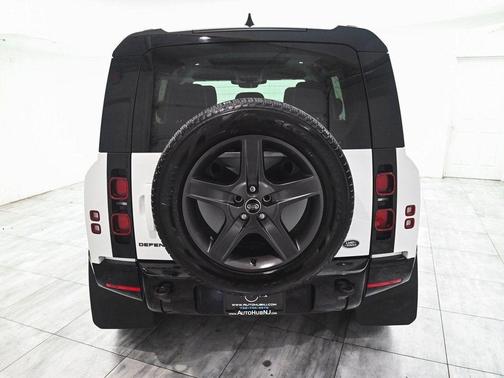 2023 Land Rover Defender X-DYNAMIC SE