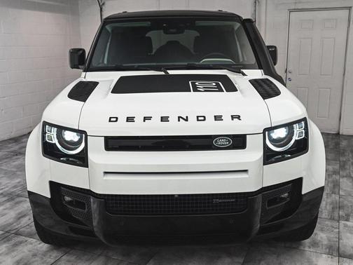 2023 Land Rover Defender 110 X-Dynamic SE