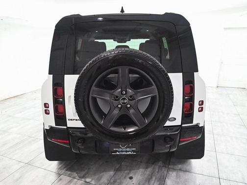 2023 Land Rover Defender 110 X-Dynamic SE