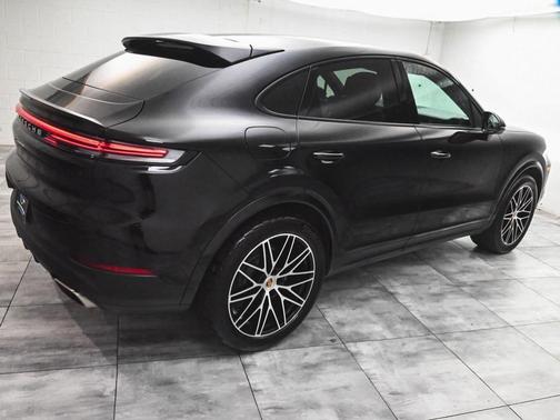 2024 Porsche Cayenne AWD