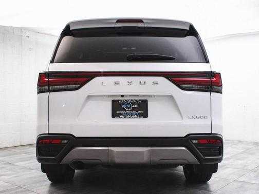 2022 Lexus LX 600 Luxury