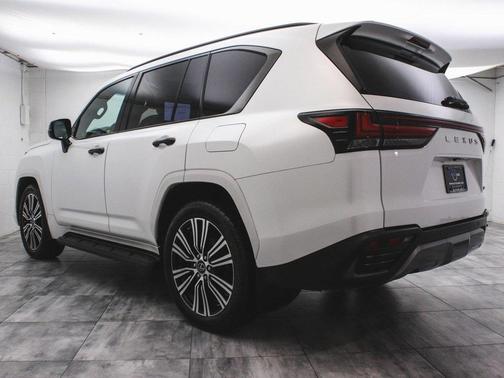 2022 Lexus LX 600 Luxury