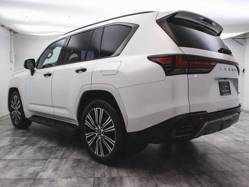 2022 Lexus LX 600 Luxury