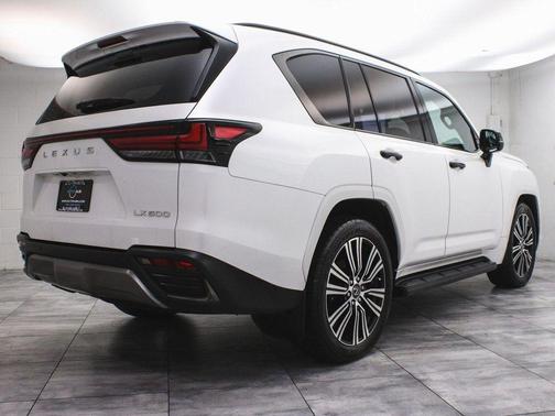 2022 Lexus LX 600 Luxury
