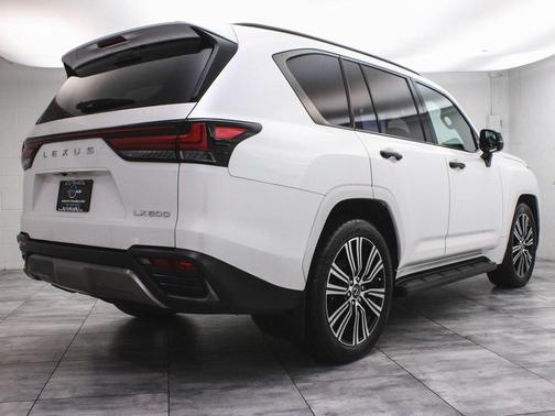 2022 Lexus LX 600 Luxury