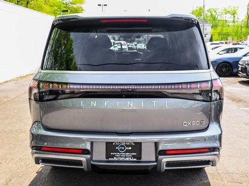 2025 INFINITI QX80 SENSORY