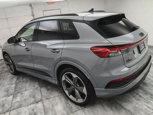 2025 Audi Q4 e-tron 55 quattro Premium