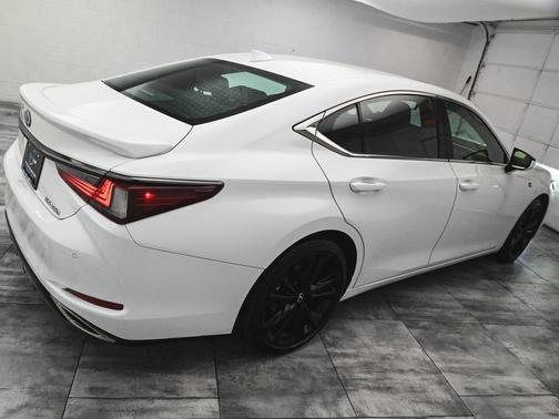 2024 Lexus ES 350 F SPORT Handling