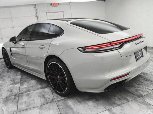 2021 Porsche Panamera Turbo S