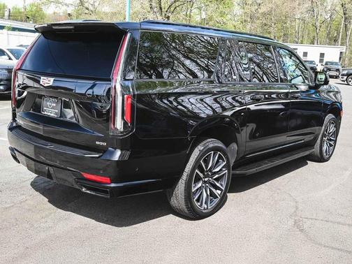 2022 Cadillac Escalade ESV Sport