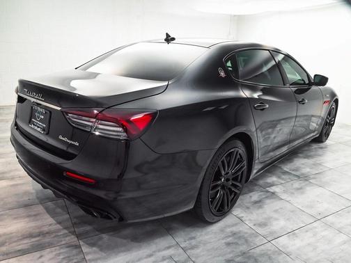 2021 Maserati Quattroporte Trofeo