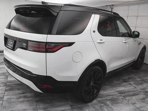 2023 Land Rover Discovery P360 R-Dynamic S