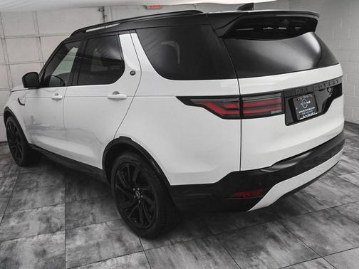 2023 Land Rover Discovery P360 R-Dynamic S