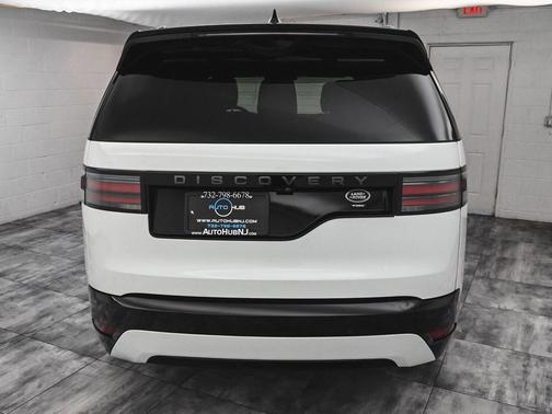 2023 Land Rover Discovery P360 R-Dynamic S