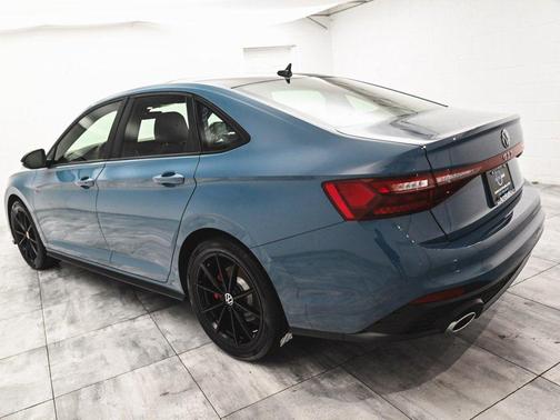 2025 Volkswagen Jetta GLI 2.0T Autobahn