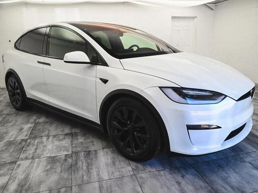 2023 Tesla Model X Base