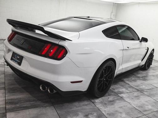 2019 Ford Shelby GT350 Base