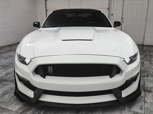 2019 Ford Shelby GT350 Base