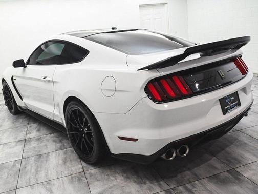 2019 Ford Shelby GT350 Base