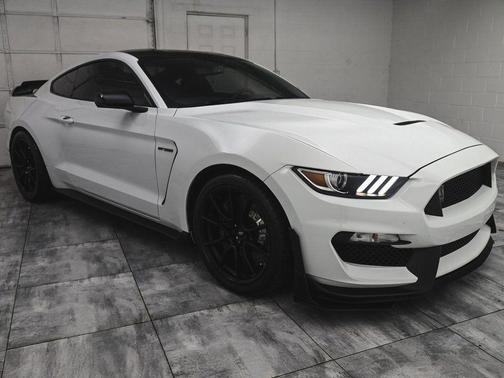 2019 Ford Shelby GT350 Base