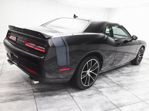 2016 Dodge Challenger 392 Hemi Scat Pack Shaker