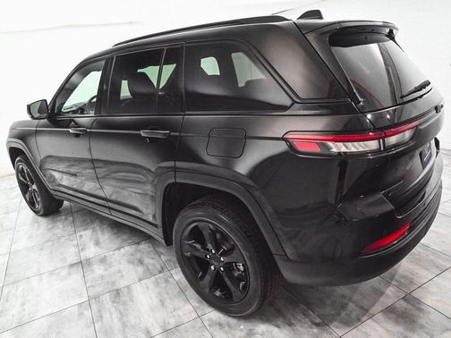 2022 Jeep Grand Cherokee Altitude