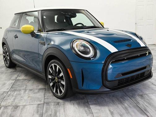 2023 MINI SE Hardtop ICONIC