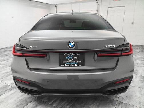 2022 BMW 750 i xDrive