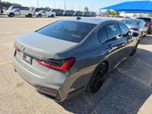 2022 BMW 750 i xDrive